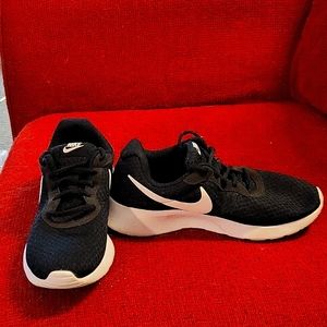 Nike Tangun Running Shoe